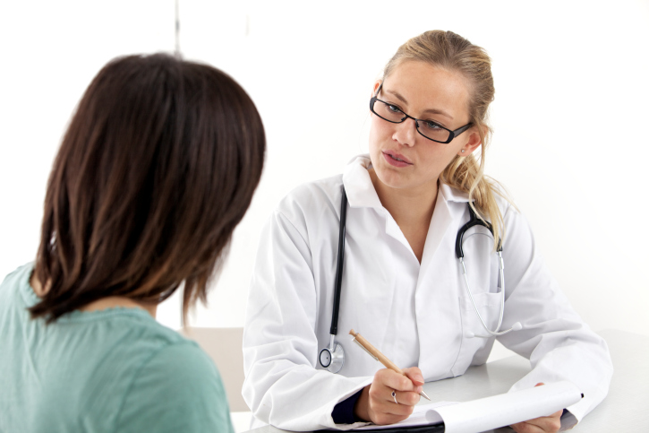 Preparing-your-daughter-for-her-first-gynecologist-appointment