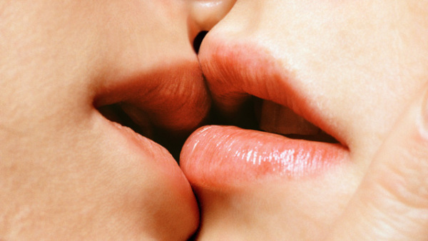 kissing